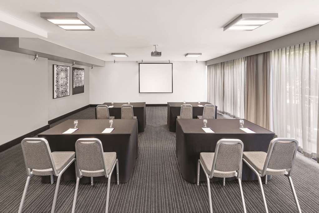 Adina Apartment Hotel Darwin Waterfront Удобства фото